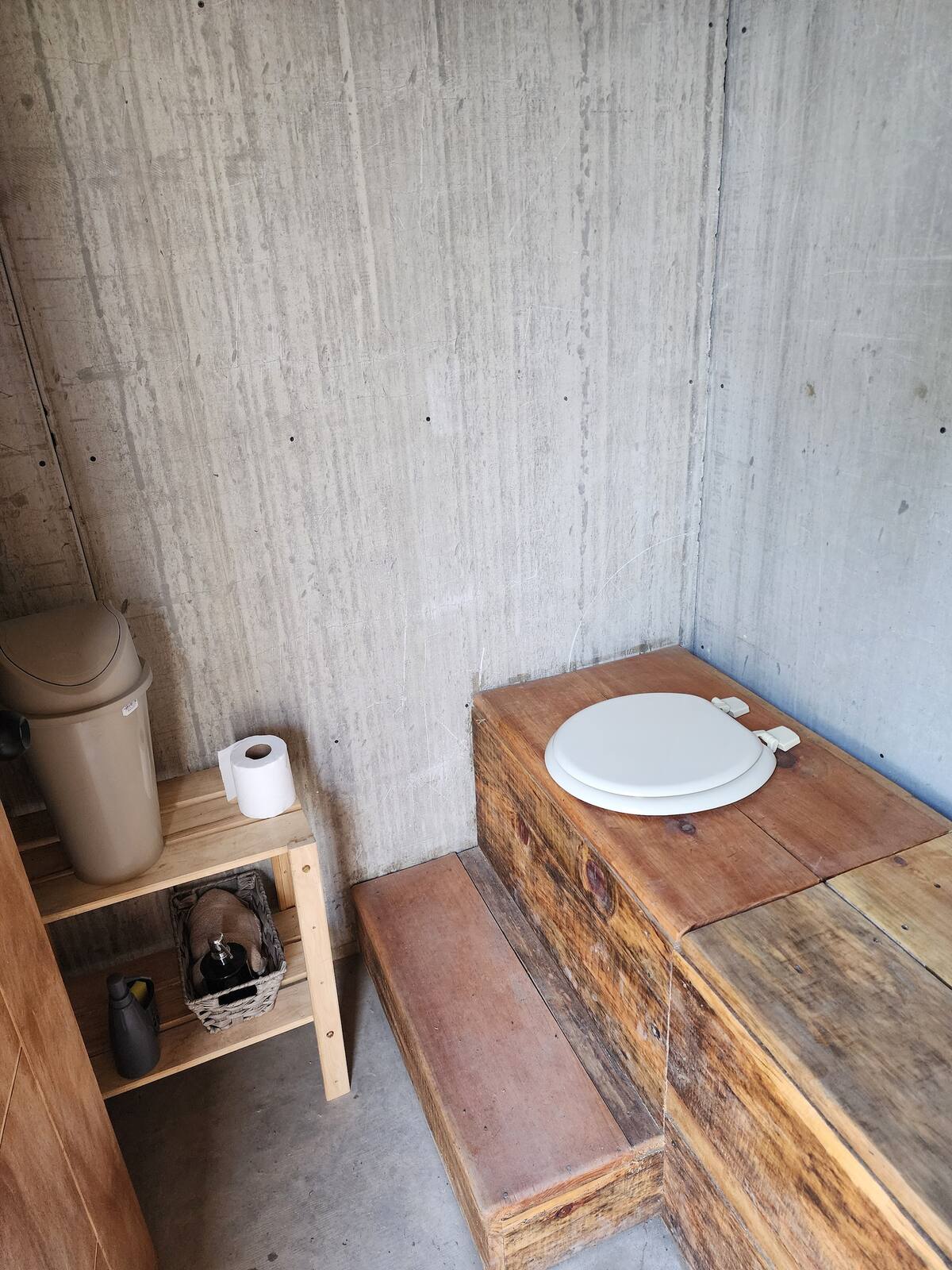 Baño Seco completo del Glamping Villaney en Atitlan Guatemala